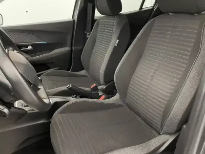 Photo 35 Peugeot 2008  PureTech 100 S&S BVM6