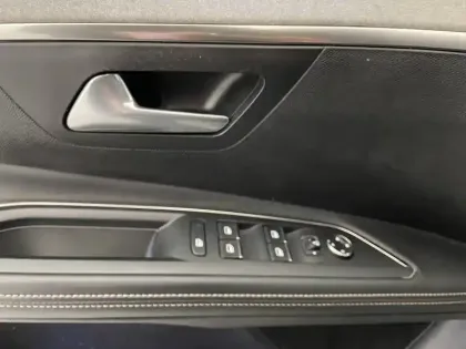 Photo 31 Peugeot 5008  BlueHDi 130ch S&S EAT8