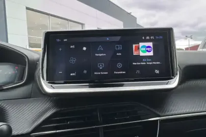 Photo 15 Peugeot 2008  PureTech 100 S&S BVM6