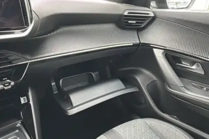 Photo 20 Peugeot 2008  PureTech 100 S&S BVM6