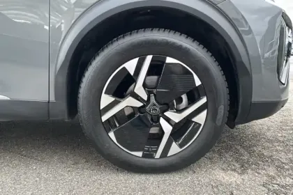 Photo 27 Peugeot 2008  PureTech 100 S&S BVM6