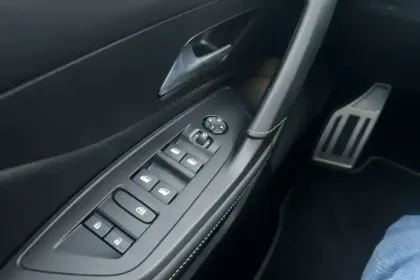 Photo 37 Peugeot 308  BlueHDi 130ch S&S EAT8