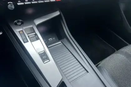 Photo 58 Peugeot 308  BlueHDi 130ch S&S EAT8