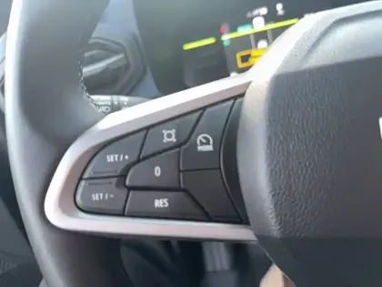 Photo 204 Dacia Duster  Hybrid 140
