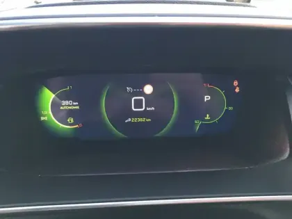 Photo 62 Peugeot 208  PureTech 100 S&S EAT8