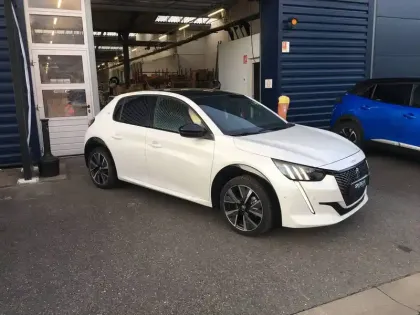 Photo 50 Peugeot 208  PureTech 100 S&S EAT8