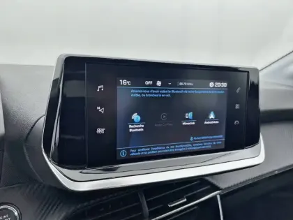 Photo 18 Peugeot 208  PureTech 100 S&S EAT8