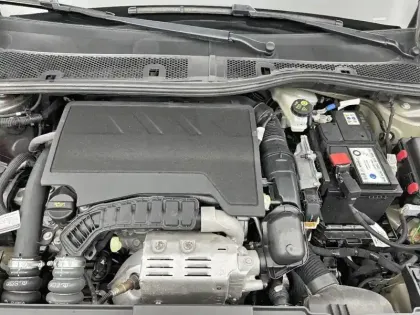 Photo 25 Peugeot 208  PureTech 100 S&S EAT8