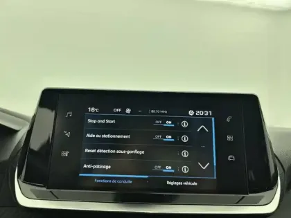 Photo 19 Peugeot 208  PureTech 100 S&S EAT8