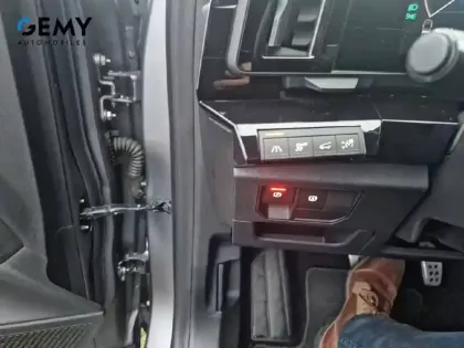 Photo 15 Renault Austral  E-Tech hybrid 200