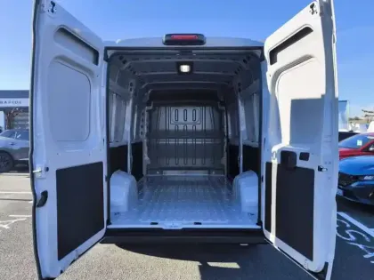 Photo 5 Peugeot Boxer  FGN TOLE 3.5 T L2H2 140 S&S BVM6