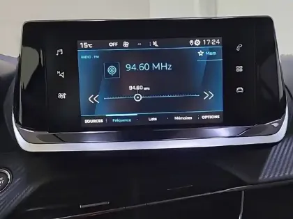 Photo 18 Peugeot 208  BlueHDi 100 S&S BVM6