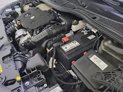 Photo 14 Peugeot 208  BlueHDi 100 S&S BVM6