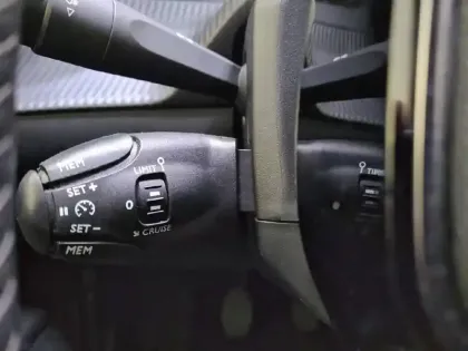 Photo 25 Peugeot 208  BlueHDi 100 S&S BVM6