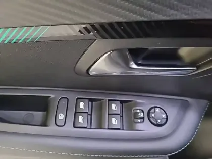 Photo 29 Peugeot 208  BlueHDi 100 S&S BVM6