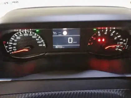 Photo 36 Peugeot 208  BlueHDi 100 S&S BVM6