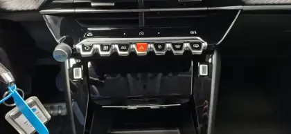 Photo 17 Peugeot 208  PureTech 100 S&S BVM6