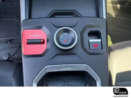 Photo 10 Jeep Compass  1.2 Turbo T3 145 ch BVR6 e-Hybrid 4x2