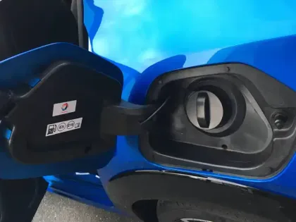 Photo 24 Peugeot 208  Hybrid 110 e-DCS6