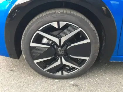 Photo 20 Peugeot 208  Hybrid 110 e-DCS6