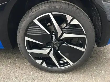 Photo 19 Peugeot 208  Hybrid 110 e-DCS6