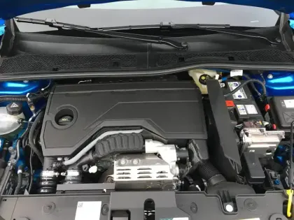 Photo 23 Peugeot 208  Hybrid 110 e-DCS6