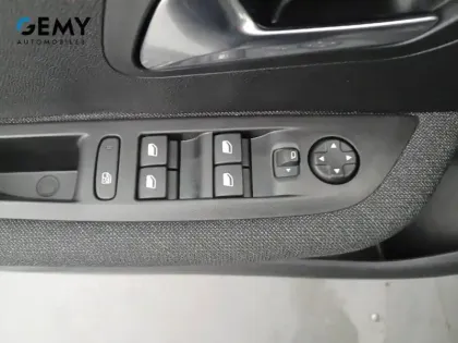 Photo 11 Peugeot 208  Hybrid 110 e-DCS6