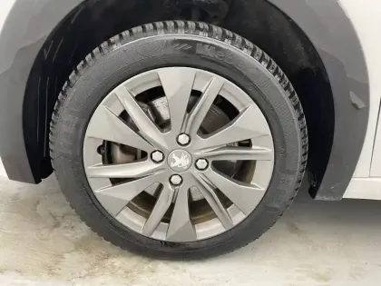 Photo 15 Peugeot 208  Electrique 50 kWh 136ch