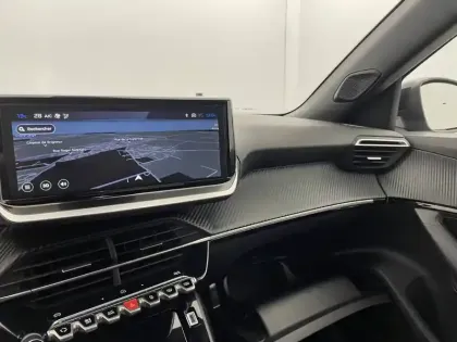 Photo 27 Peugeot 2008  Hybrid 145 e-DCS6