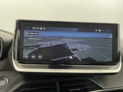 Photo 19 Peugeot 2008  Hybrid 145 e-DCS6