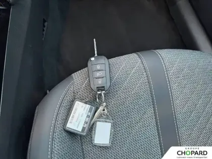 Photo 13 Peugeot 208  Hybrid 100 e-DCS6