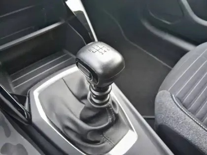 Photo 13 Peugeot 208  PureTech 100 S&S BVM6