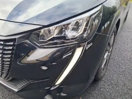 Photo 15 Peugeot 208  PureTech 100 S&S BVM6