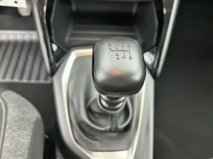 Photo 33 Peugeot 208  PureTech 100 S&S BVM6