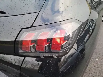 Photo 16 Peugeot 208  PureTech 100 S&S BVM6