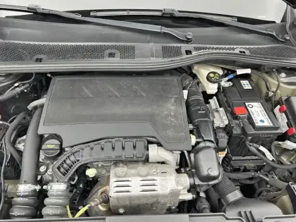 Photo 43 Peugeot 208  PureTech 100 S&S BVM6