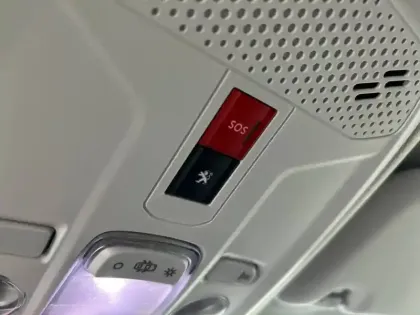 Photo 23 Peugeot 2008  BlueHDi 130 S&S EAT8