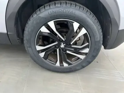 Photo 12 Peugeot 2008  BlueHDi 130 S&S EAT8