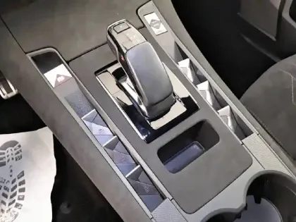 Photo 13 DS DS 7 DS7 Crossback Hybride E-Tense 225 EAT8