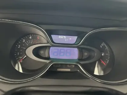 Photo 16 Renault Captur  dCi 90 Energy