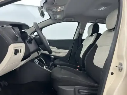 Photo 8 Renault Captur  dCi 90 Energy