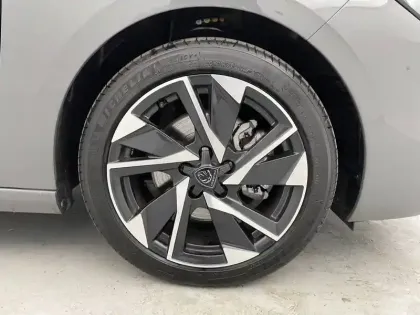 Photo 17 Peugeot 308  BlueHDi 130ch S&S EAT8