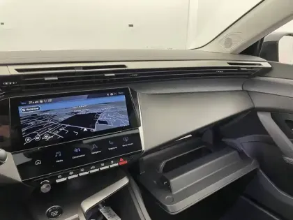 Photo 27 Peugeot 308  BlueHDi 130ch S&S EAT8