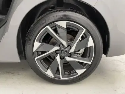 Photo 15 Peugeot 308  BlueHDi 130ch S&S EAT8