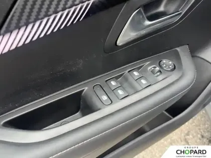 Photo 12 Peugeot 208  Hybrid 100 e-DCS6