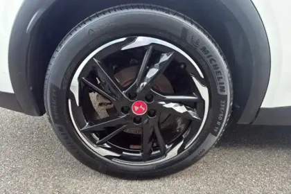 Photo 34 DS DS 7 DS7 Crossback Hybride E-Tense 300 EAT8 4x4