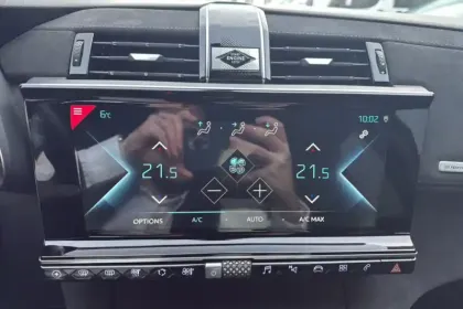 Photo 70 DS DS 7 DS7 Crossback Hybride E-Tense 300 EAT8 4x4