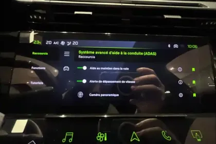 Photo 18 Peugeot 308  SW Hybrid 145 e-DCS6