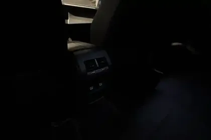 Photo 23 Peugeot 308  SW Hybrid 145 e-DCS6