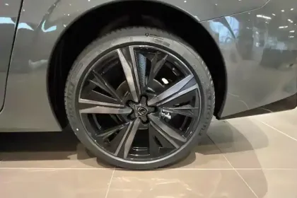 Photo 25 Peugeot 308  SW Hybrid 145 e-DCS6